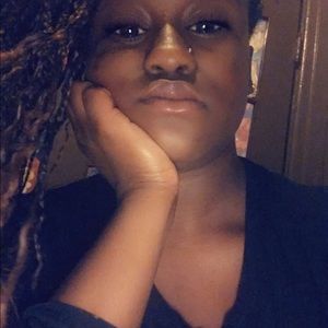 Meet your Posher, Amina